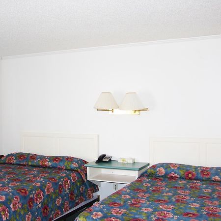 Springs Motor Inn Wainwright Exteriér fotografie